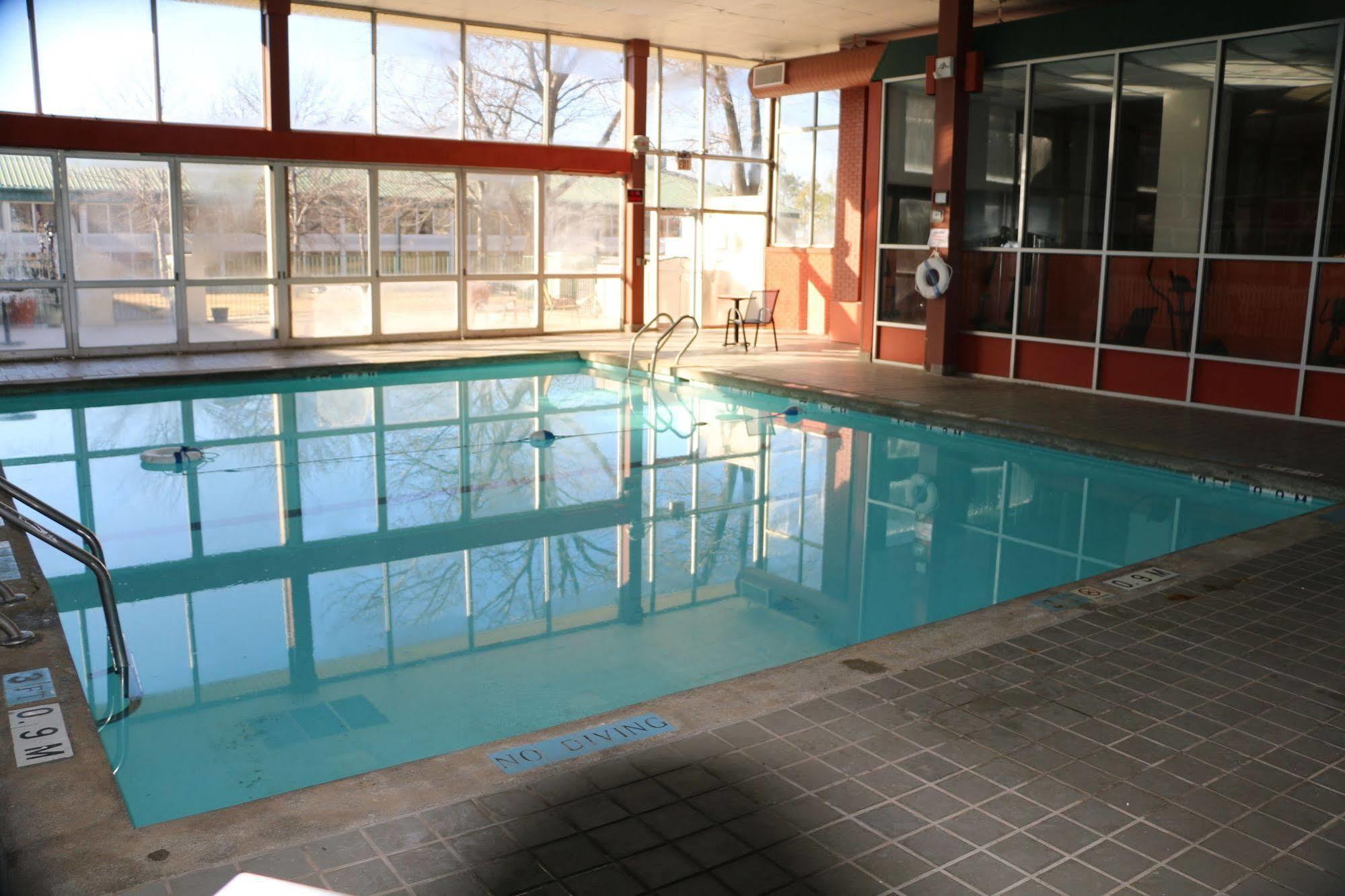 Sky Hotel At Tulsa Airport מראה חיצוני תמונה